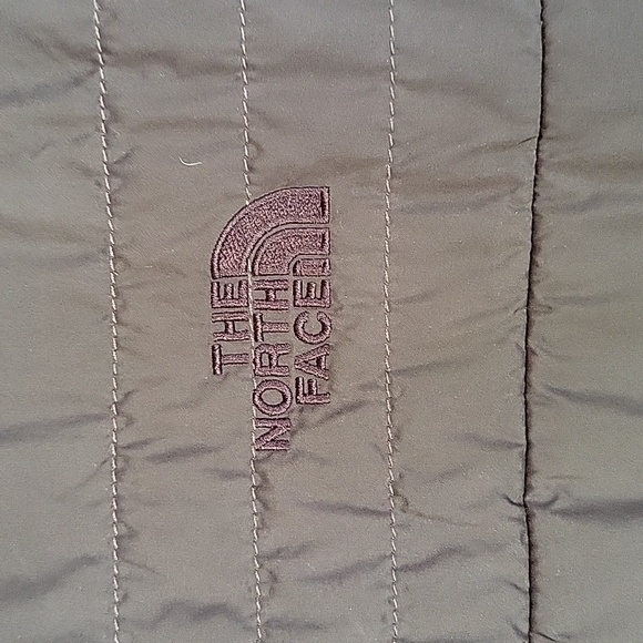 The North Face Black and Gray Size Medium Reversible Jacket - Picture 7 of 11